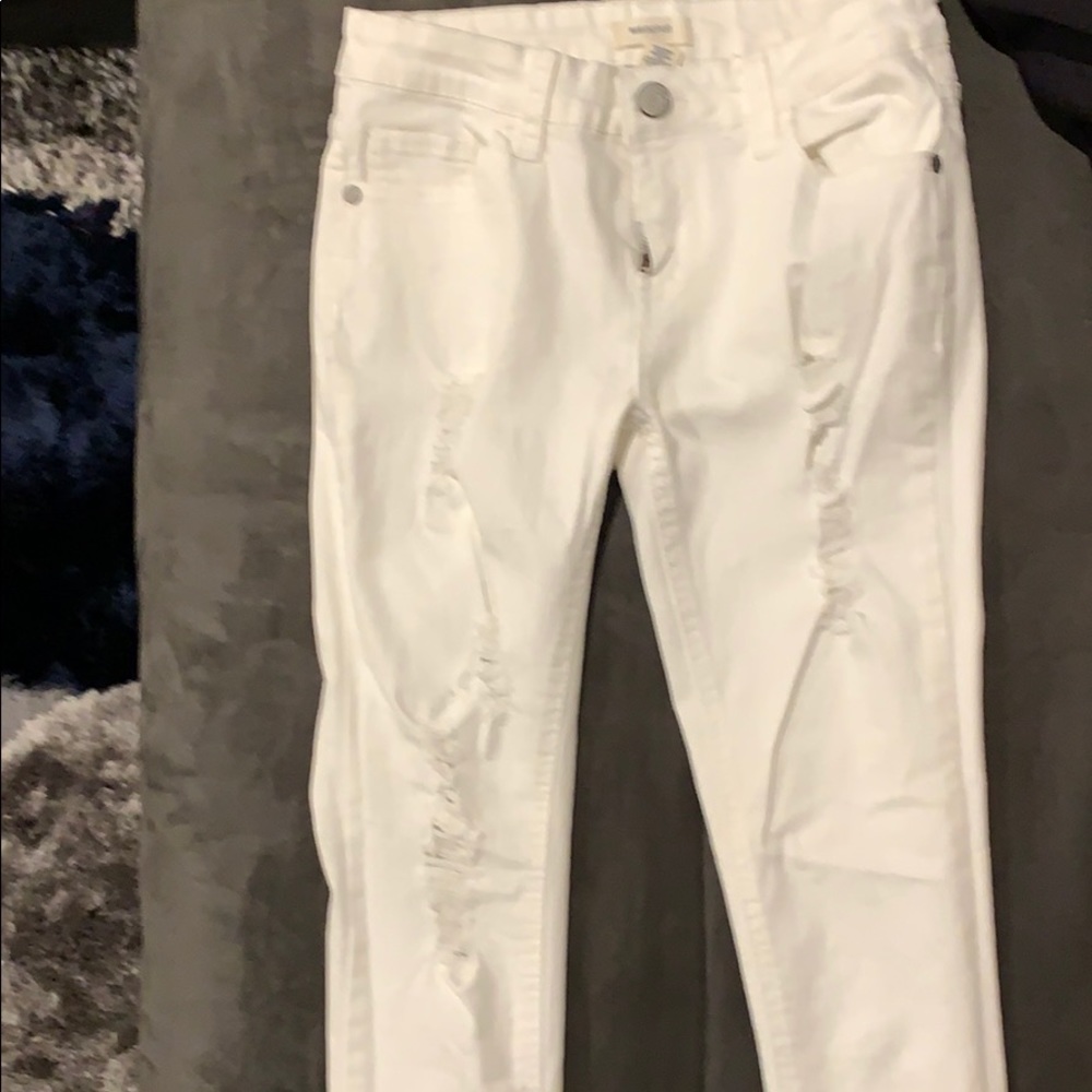 Blue Asphalt distressed white jeans!